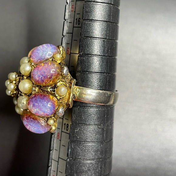 Vintage Opal Glass High Dome Adjustable Ring Size 7 Imitation Pearl Like A Cake - Picture 6 of 12